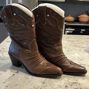 Brown & Gold Cowgirl Boots - Women’s 8.5